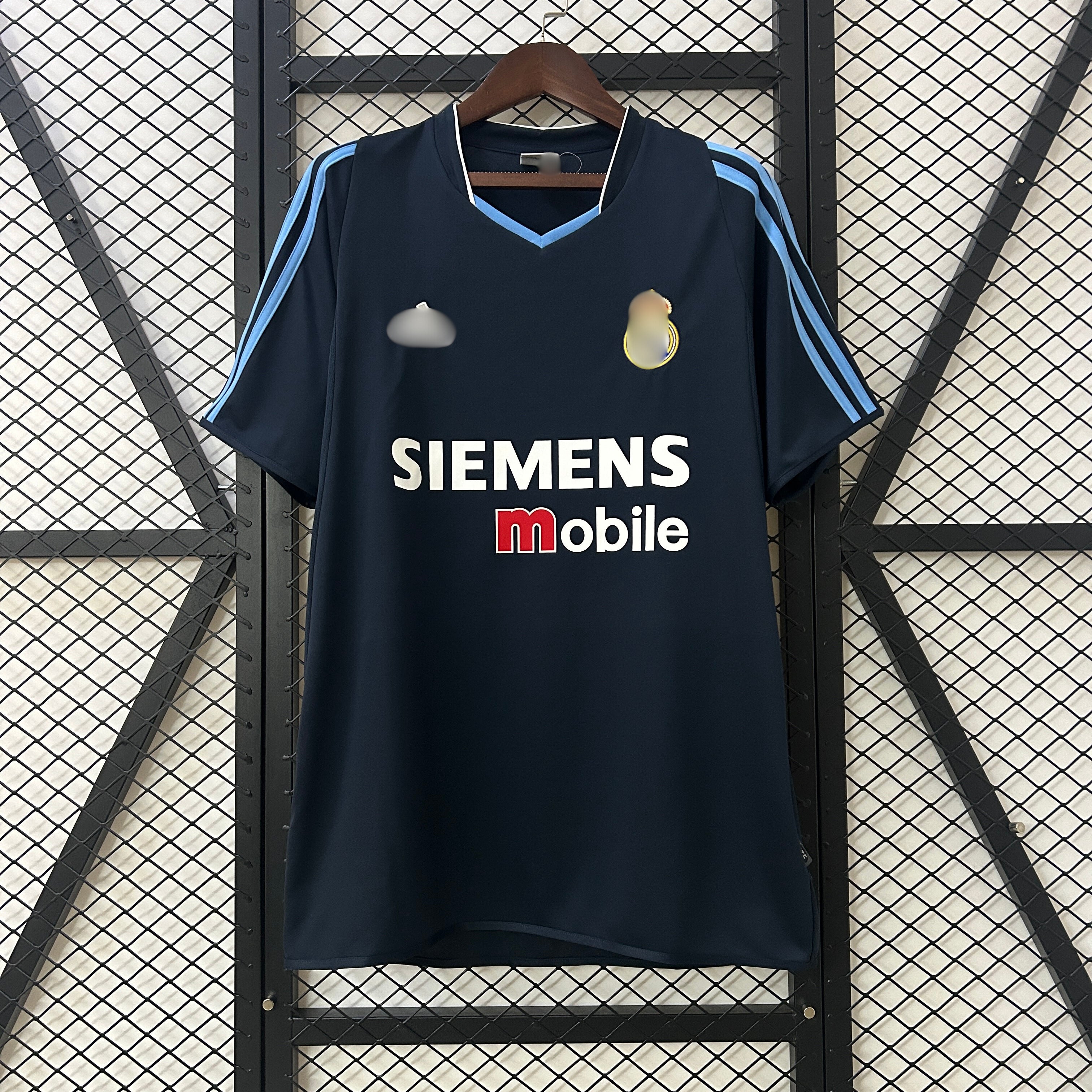 Camiseta Retro Real  Madrid Visitante 03-04